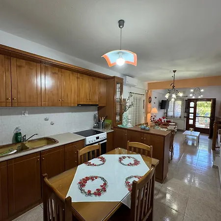 Villa Thomas Family